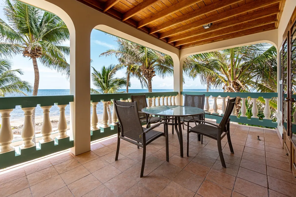 Coastal setting in the Belizean Shores Resort photo gallery