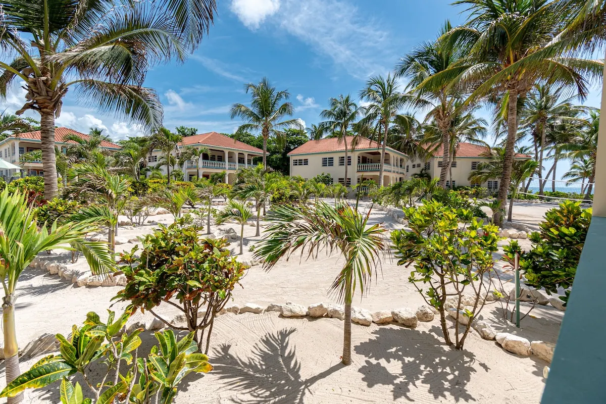 Coastal setting in the Belizean Shores Resort photo gallery