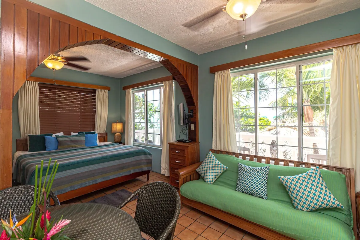 Guest room in the Blue Tang Inn photo gallery