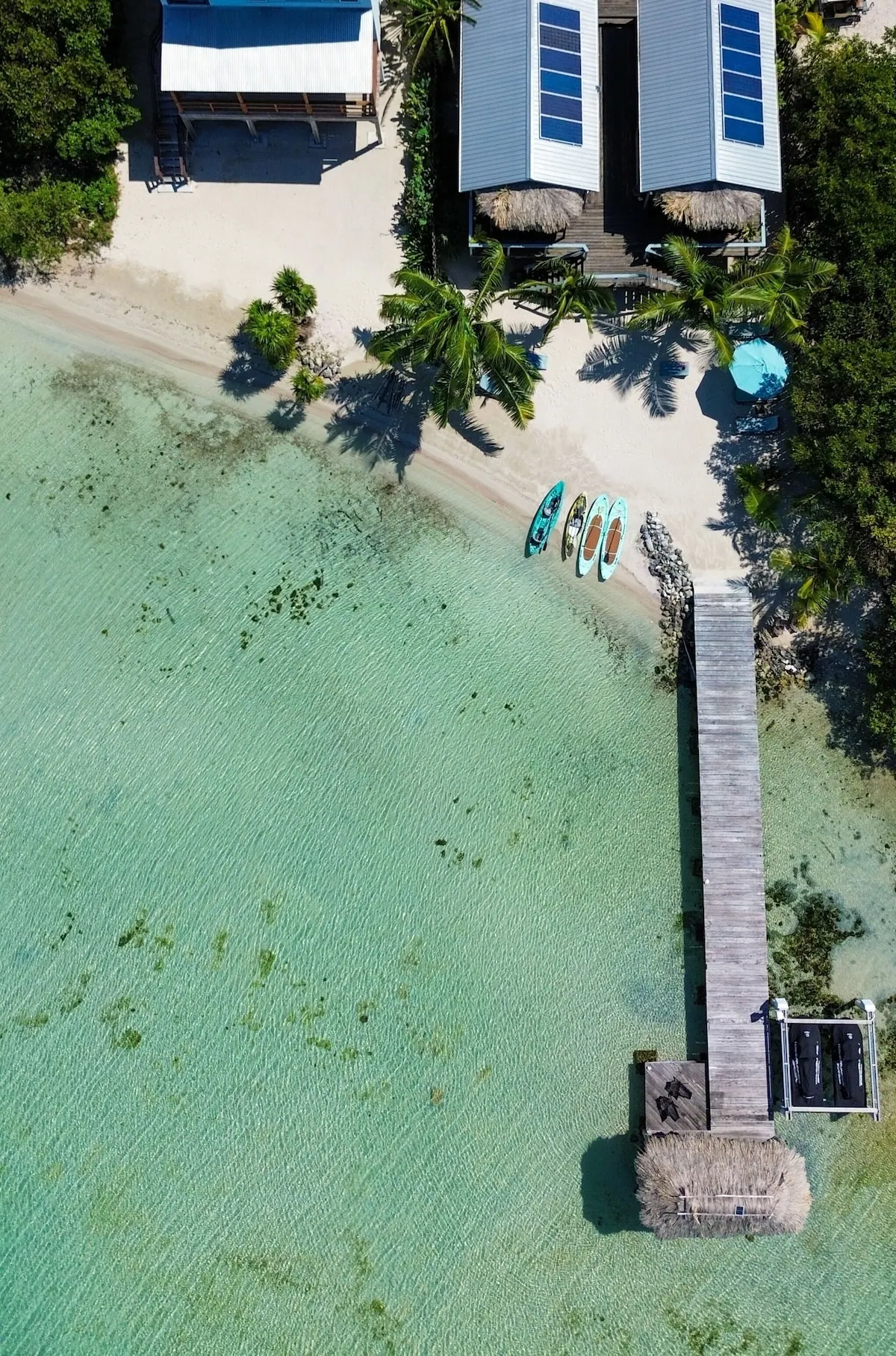 Island activity scene in the Casa Nova Cabanas photo gallery