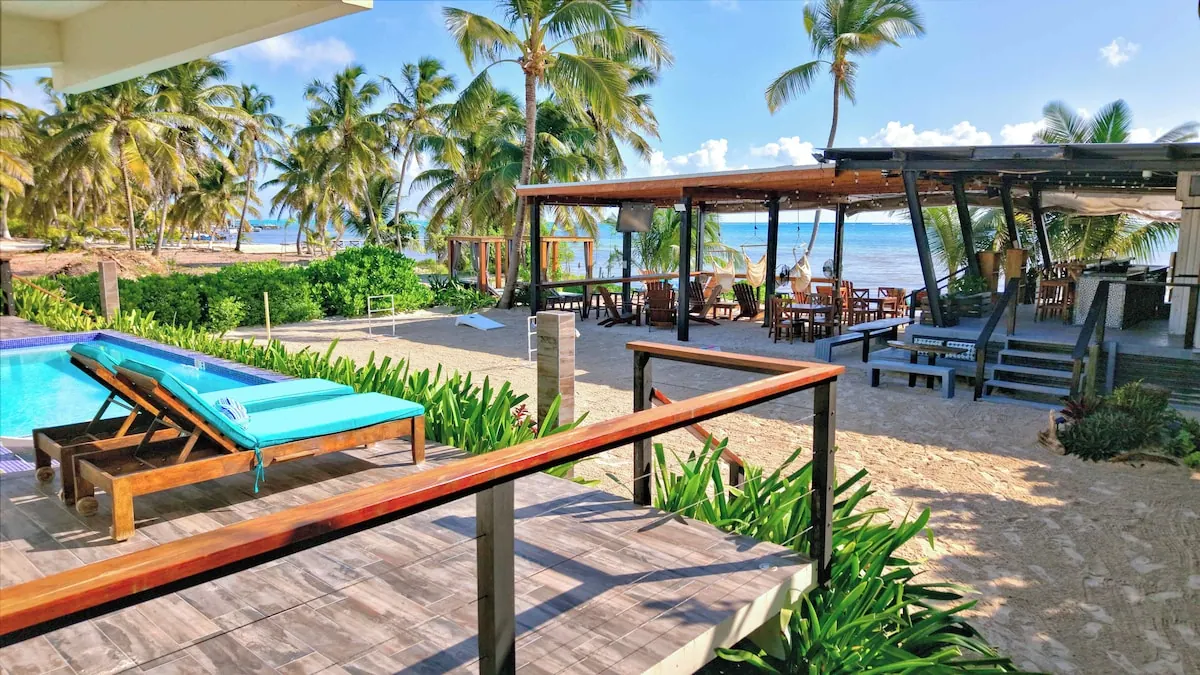 Coastal setting in the Mångata Villas photo gallery