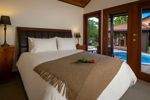 Guest room in the Marbucks Bed & Breakfast photo gallery