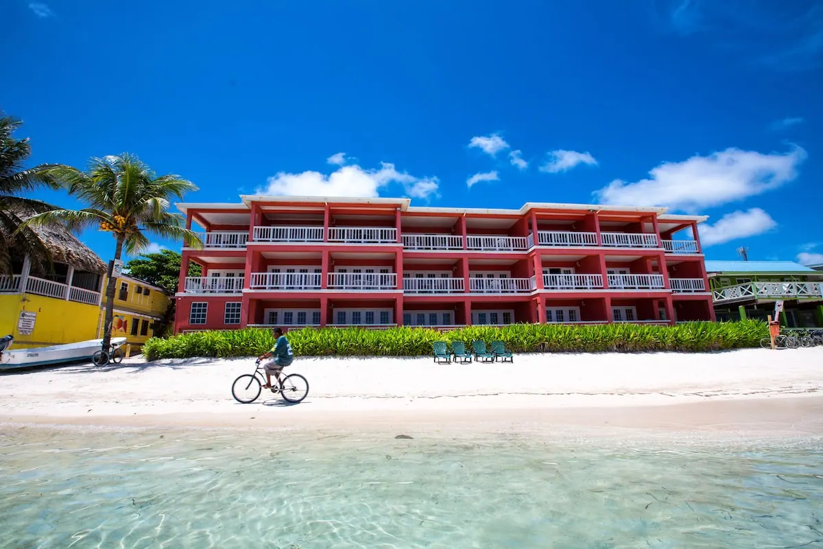 Coastal setting in the Mayan Princess Hotel photo gallery