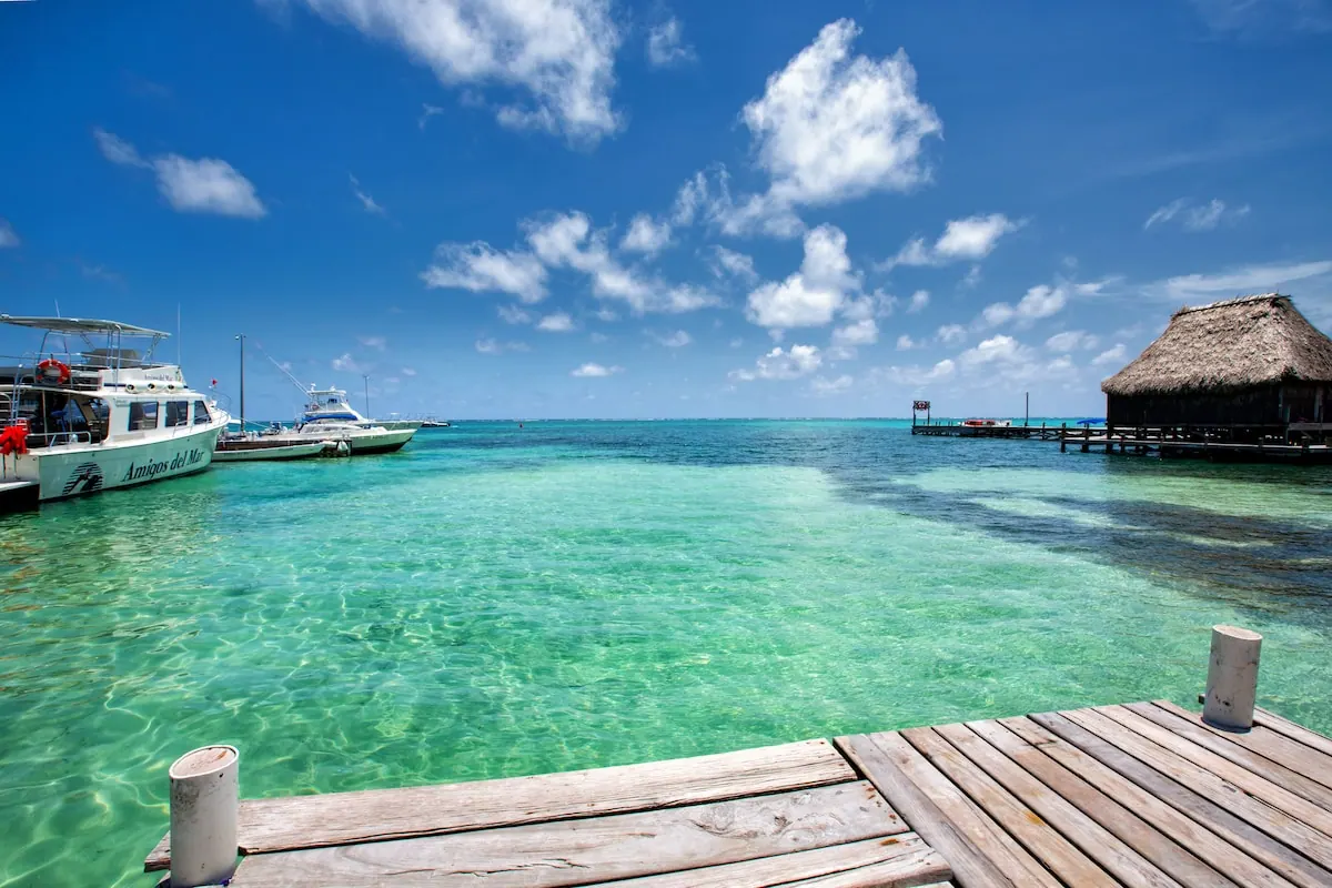 Island activity scene in the Mayan Princess Hotel photo gallery