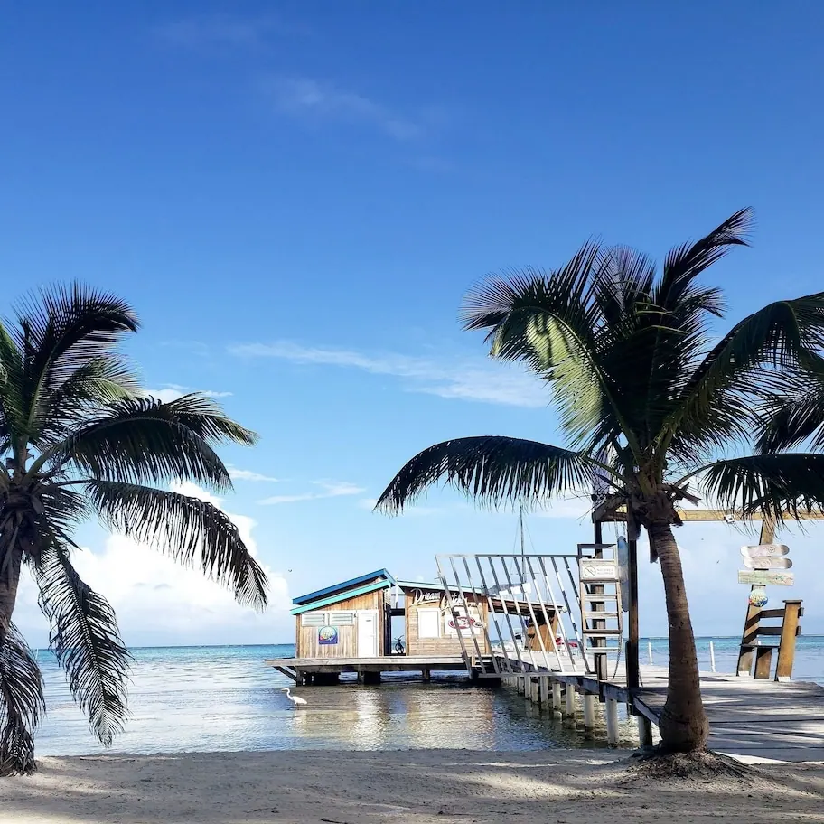 Coastal setting in the Ocean Tide Beach Resort photo gallery