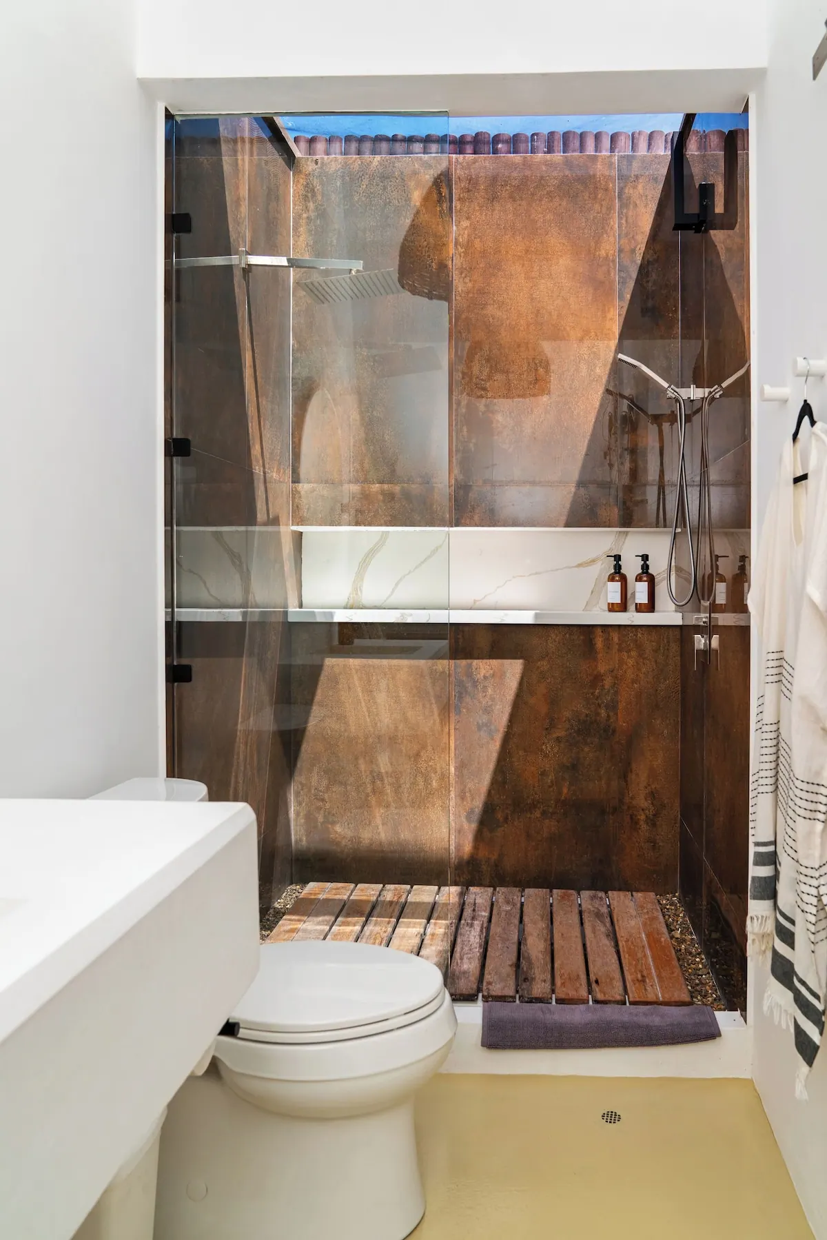 Bathroom in the Sand and Sky Resort photo gallery