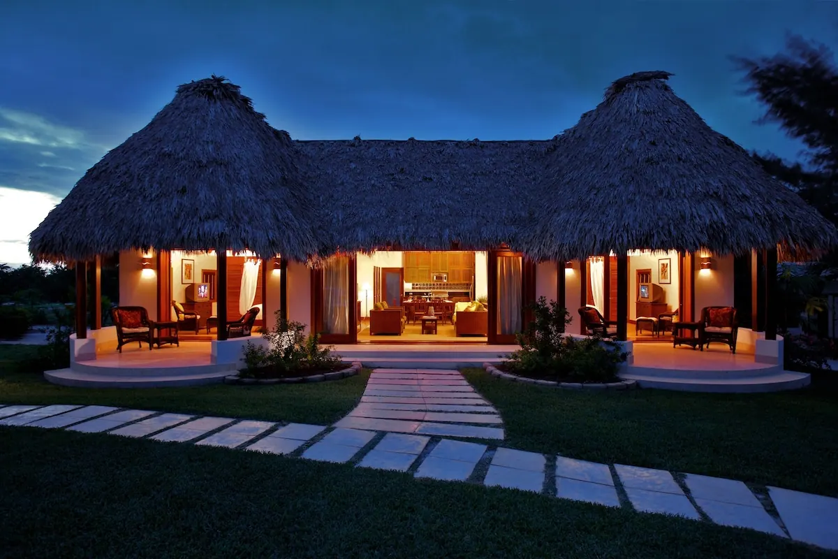 Outdoor terrace in the Victoria House Resort & Spa photo gallery