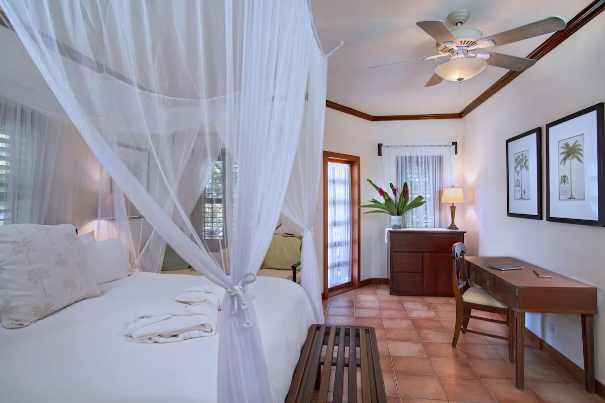 Guest room in the Victoria House Resort & Spa photo gallery