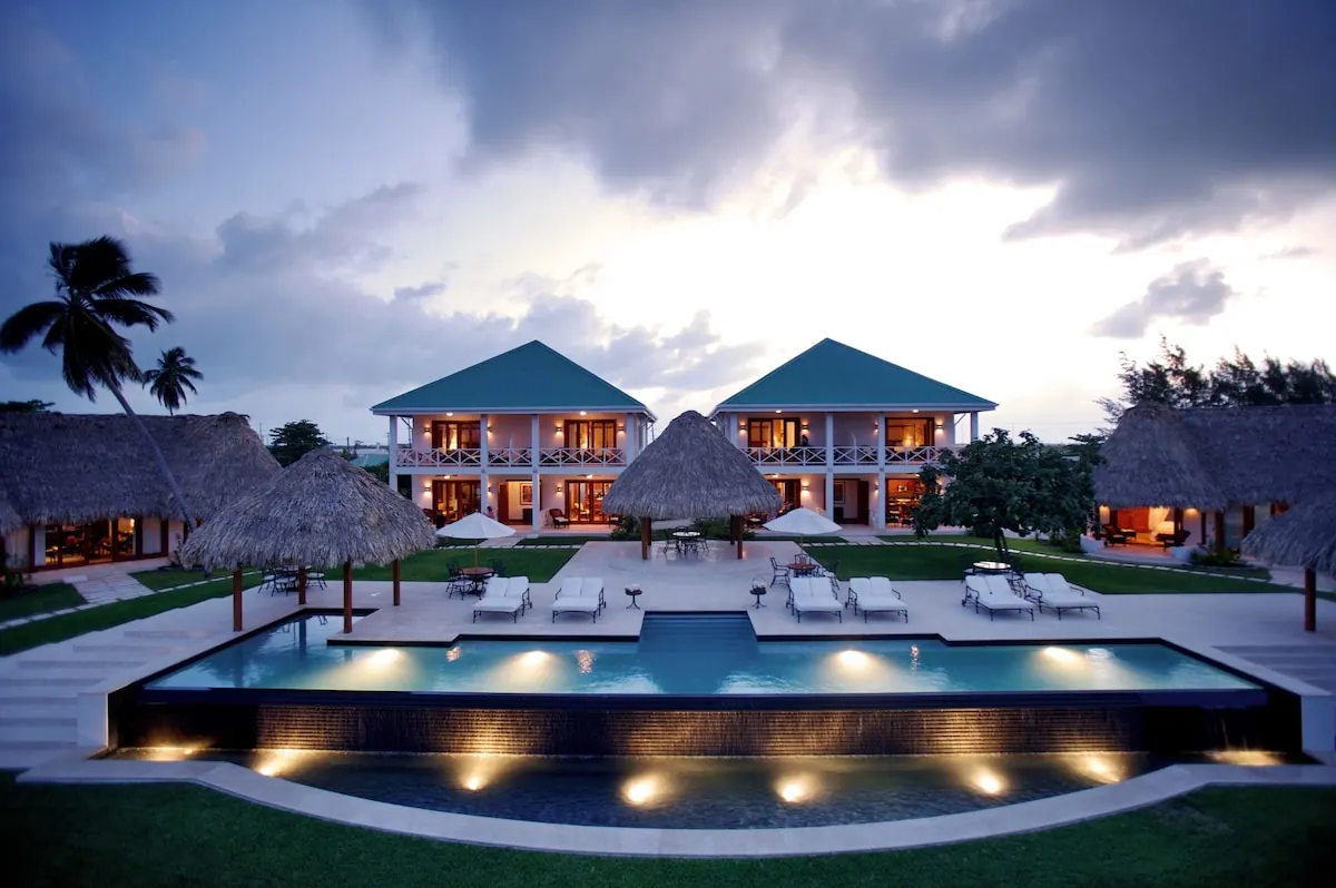 Pool area in the Victoria House Resort & Spa photo gallery