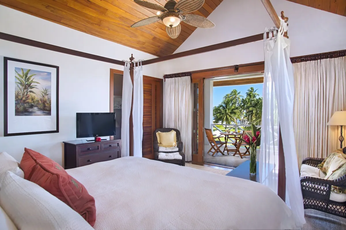 Guest room in the Victoria House Resort & Spa photo gallery