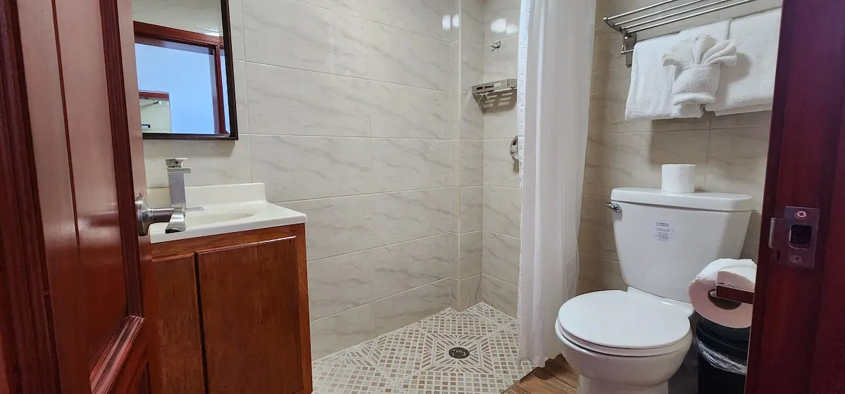 Bathroom in the Voyager Sun & Reef Hotel photo gallery