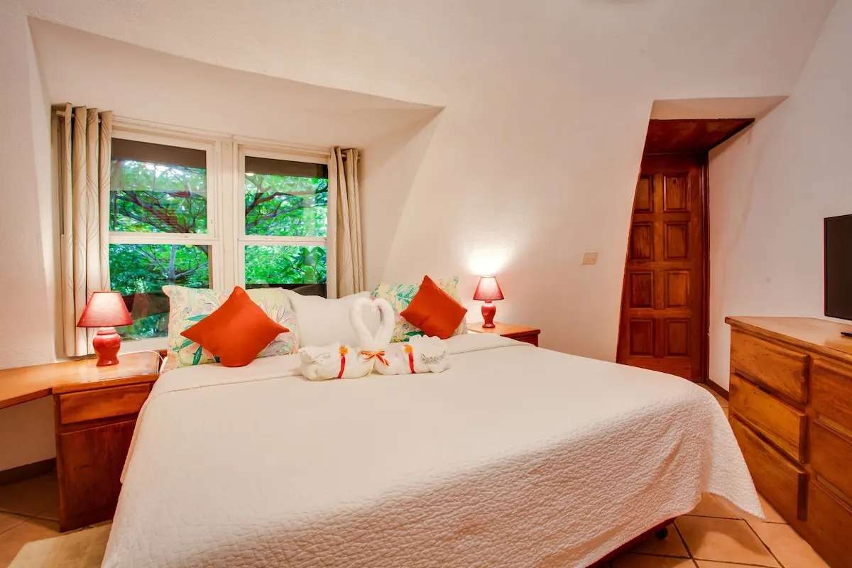 Guest room in the Xanadu Island Resort photo gallery